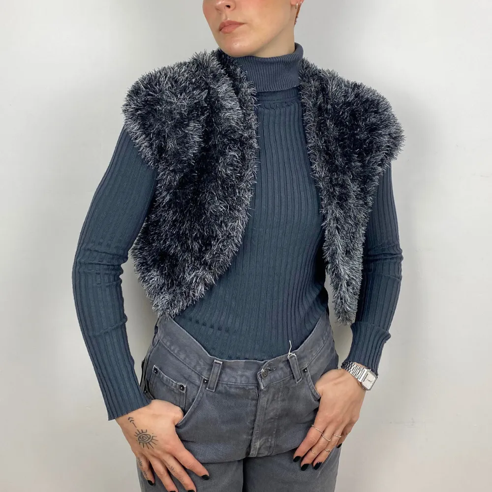 Fluffy Knit Top - MEDIUM