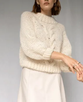 HAND KNITTED CHUNKY PULLOVER "BRAID"