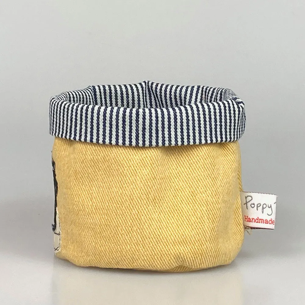 Sewing embroidered mini art pot